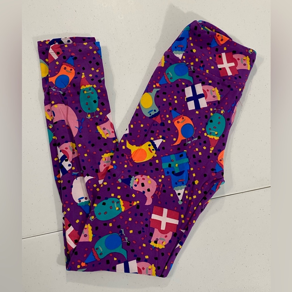 New Never Worn One Size OS Leggings Birthday LuLaRoe Fits 2-12